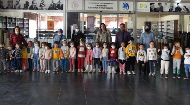 Yunusemreli çocuklar kütüphane ile tanıştılar