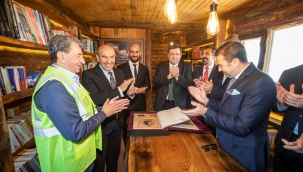 Başkan Soyer kitap bağışı çağrısını Bergama'da yineledi