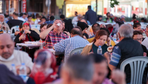 Bucalılar Kadir Gecesi'nde iftarda bir araya geldi