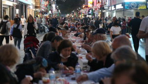 Karşıyaka'da 5 bin kişilik iftar yemeği