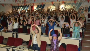 Çiğli'de meme kanseriyle mücadele eğitimleri sürüyor