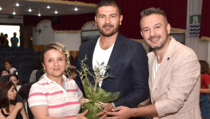 Foça'da başkan öğrencilerle buluştu