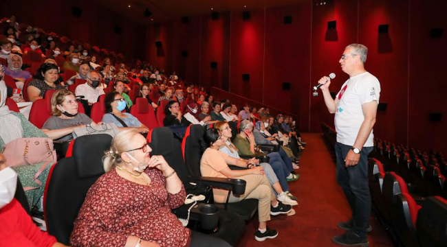 Gaziemirli 700 kadın Bergen'i izledi