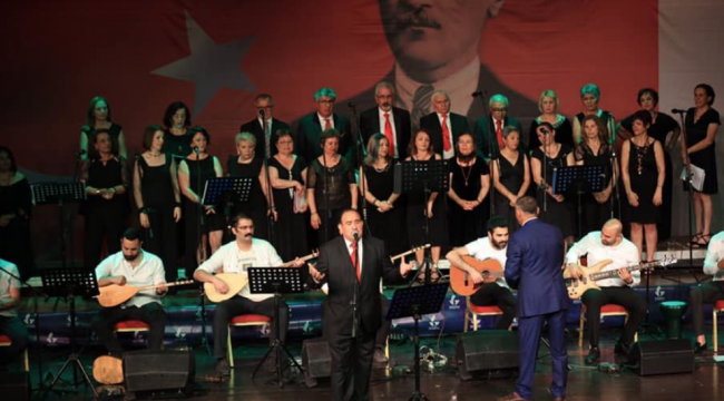 Güzelbahçe Türk Halk Müziği Korosu'ndan muhteşem konser