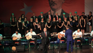 Güzelbahçe Türk Halk Müziği Korosu'ndan muhteşem konser