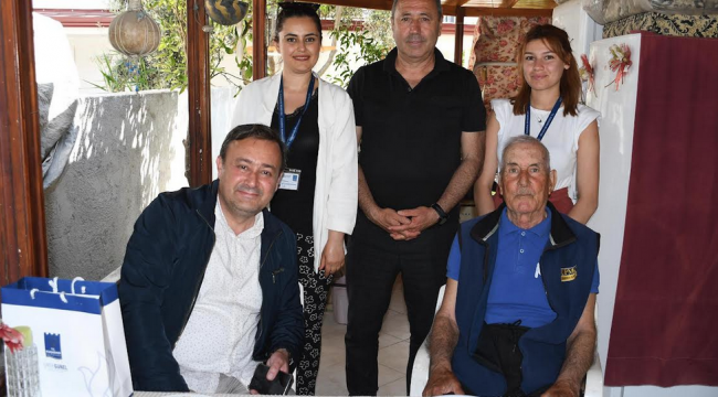 Kuşadası Belediyesi'nden 80.'ci yaş sürprizi