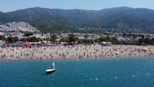 Menderes'te gökyüzü uçurtmalarla renklendi