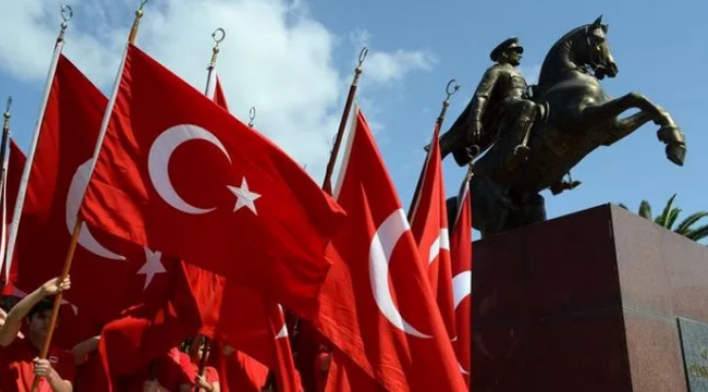 Ulu önder Atatürk'e sevgi ve saygıyla… 