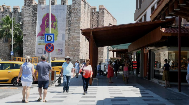 Ada'da, Grand ve Orient Bazaar'daki çalışmalar sona erdi