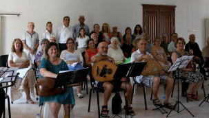 Ada'da müzik aşkı bir araya getirdi