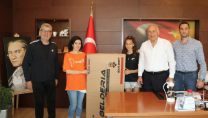 Başkan Tuncel Söke'nin başarılı atletlerini unutmadı