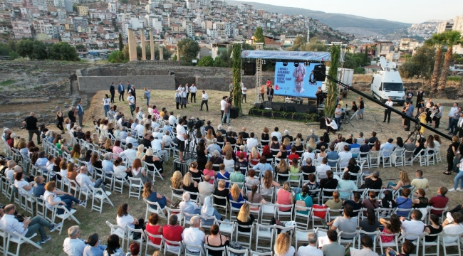 Bayraklı 1. Uluslararası Homeros Festivali'ne görkemli açılış