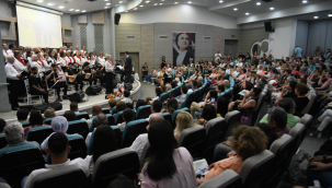 Bornova'da sağlık emekçileri anısına konser