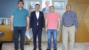 Deprem Komisyonu'nun CHP'li üyelerinden "Bayraklı çıkarması" 