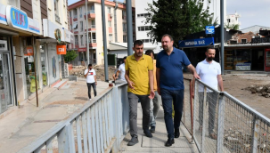 Gümrükçü Çiğli'yi karış karış geziyor