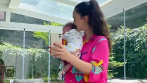 Hande Soral oğluyla iç ısıtan bir pozunu paylaştı 