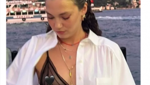 Melisa Şenolsun transparan sütyeniyle poz verdi! 