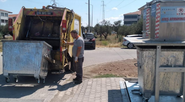 Ayvalık Belediyesi, bayramda 2 bin ton çöp topladı