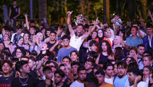 Barışın sesi Bayraklı'dan yükseldi!