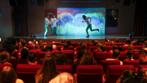 Bucalı çocuklara tiyatro şöleni