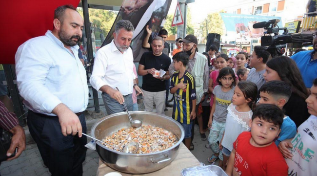 Bayraklı Belediyesinden aşure etkinliği