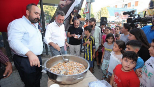 Bayraklı Belediyesinden aşure etkinliği