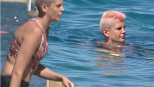 Ebrar Karakurt'un deniz keyfi! 