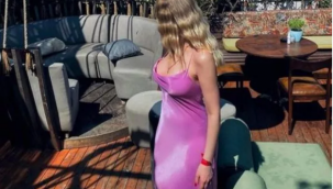 Göğüsleriyle reklam yapmıştı! 