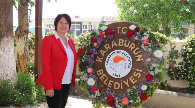 Karaburun Belediyesi üniversite adaylarının yanında