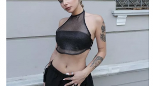 Merve Yalçın transparan üstüyle poz verdi! 