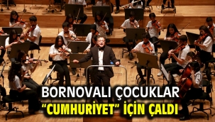 Bornovalı çocuklar "Cumhuriyet" için çaldı