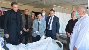 AK Parti'den Konak'a gelen depremzedelere ziyaret 