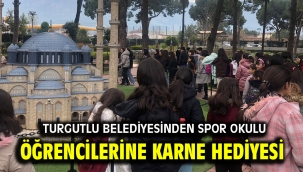 Turgutlu Belediyesinden Spor Okulu Öğrencilerine Karne Hediyesi