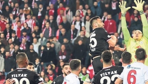 Altınordu direnemedi