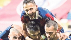 Altınordu geriden gelip kazanıyor