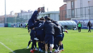 Menemen FK duvar örüyor