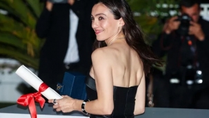 Merve Dizdar, Cannes konuşmasına açıklık getirdi! "Hepimizin bir mücadelesi var