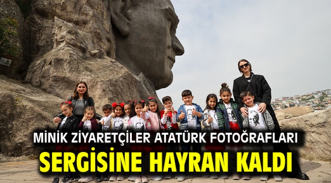 Minik ziyaretçiler Atatürk fotoğrafları sergisine hayran kaldı