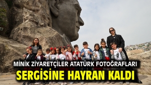 Minik ziyaretçiler Atatürk fotoğrafları sergisine hayran kaldı