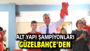 Alt yapı şampiyonları Güzelbahçe'den