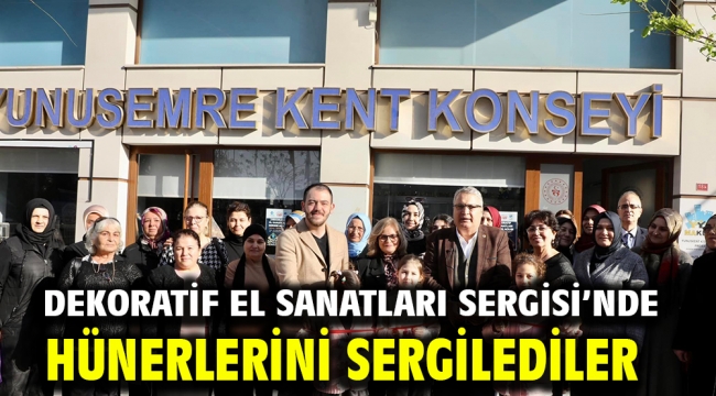 Dekoratif El Sanatları Sergisi'nde Hünerlerini Sergilediler