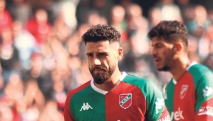 Karşıyaka kendini yaktı