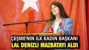 Çeşme'nin ilk kadın başkanı Lal Denizli mazbatayı aldı