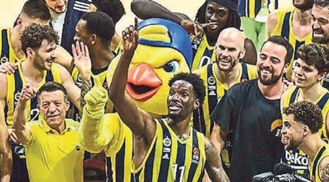 Fenerbahçe ilklerle dörtlü finalde