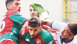 Karşıyaka'da Alpay'a kanca