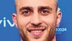 Barış Alper'e büyük ilgi var