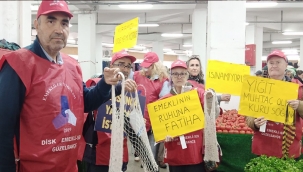 Emeklilerden ilginç protesto..