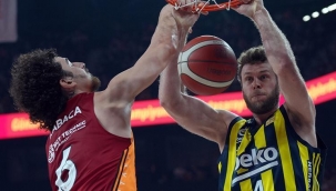 Fenerbahçe, Galatasaray'ı deplasmanda devirdi