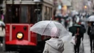 İstanbul'da bahar havası kısa sürdü: Sağanak uyarısı yapıldı