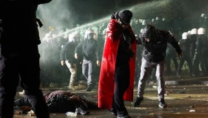 İstanbul'da göstericilere polisten sert müdahale